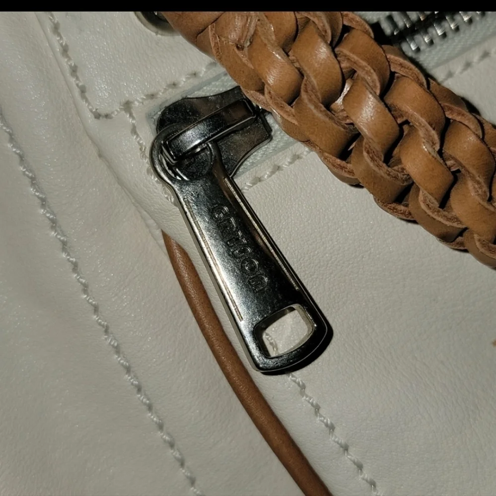 Gorgeous Gryson Leather Tote NWOT ๐ - Picture 9 of 11